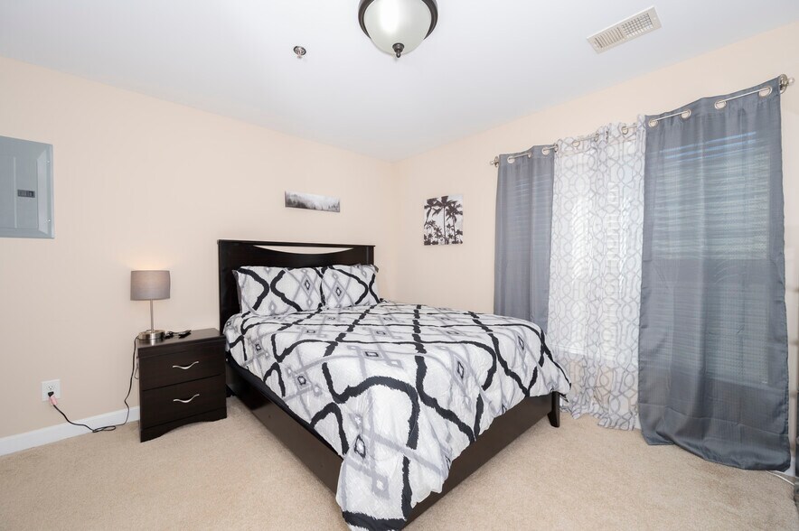 Building Photo - 4757 Tatton Park Cir