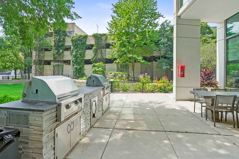 Building Photo - 891 S Clark St