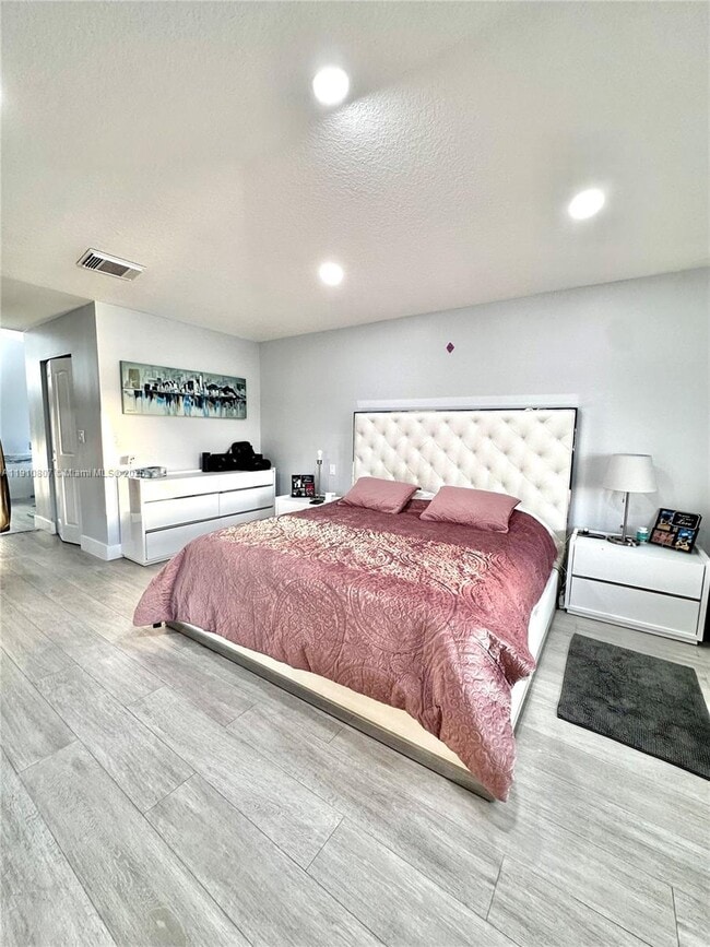 Building Photo - 3501 SW 142nd Ave