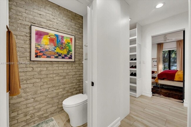 Building Photo - 8225 NE 8th Ct