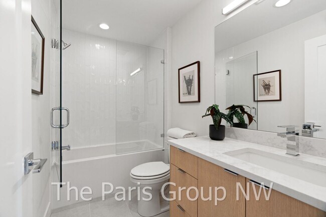 Building Photo - Stunning 2024 Built Downtown Kirkland Luxe Home for Rent! 3br/3.5ba/2410sf