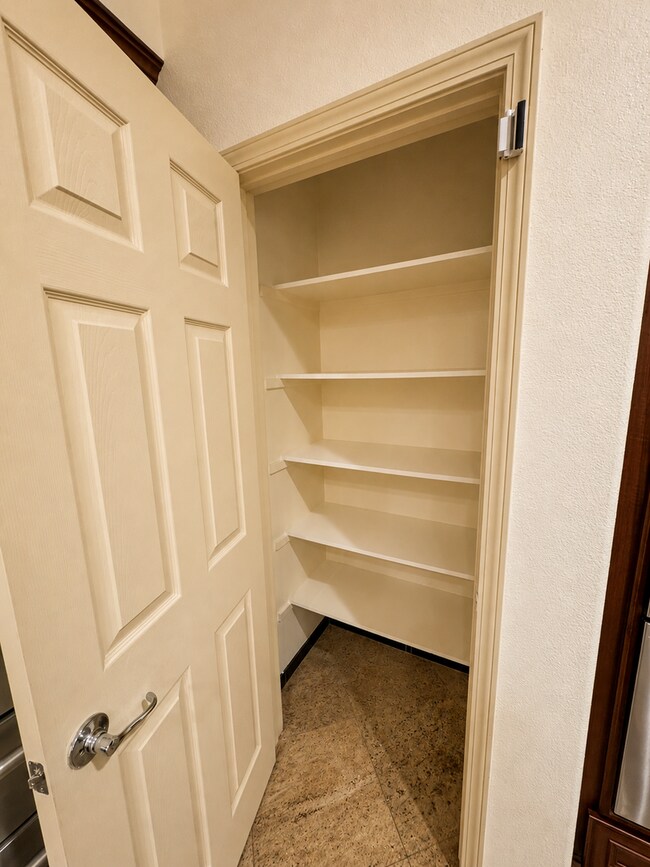 Building Photo - 621 Marbella Ct