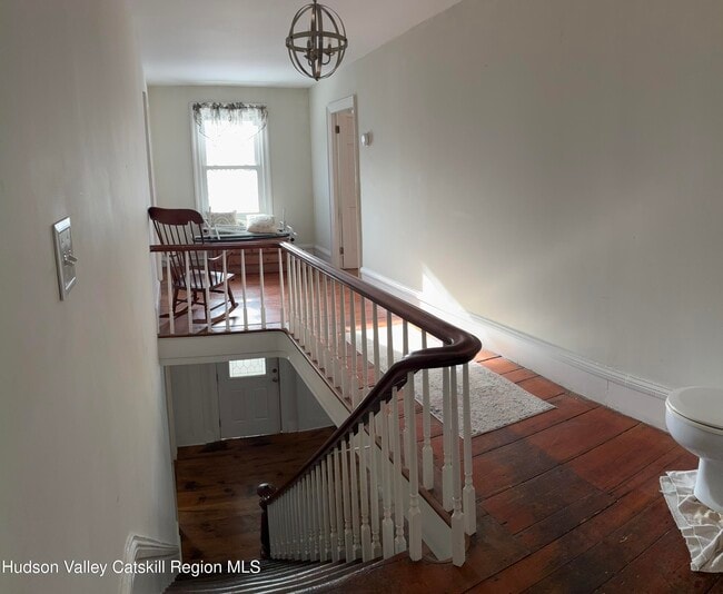 Building Photo - 648 Albany Turnpike