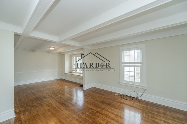 Building Photo - SE Rochester Living with Easy City Access