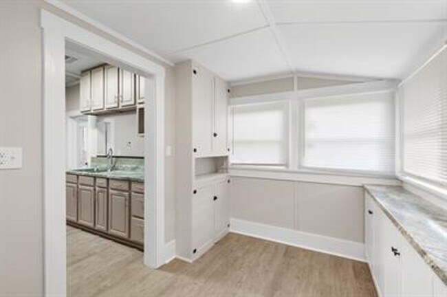 Building Photo - Charming 3-Bedroom Home in Historic Eustis!