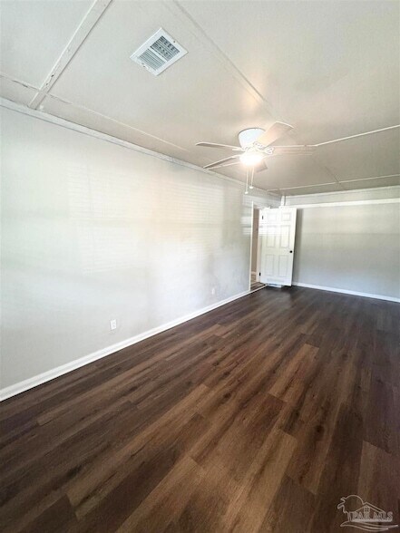 Building Photo - 802 Blue Springs Dr