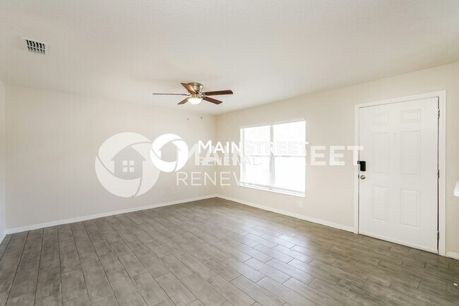 Building Photo - 3 Bedroom Pet-Friendly Home in St Petersburg, FL with Main Street Renewal
