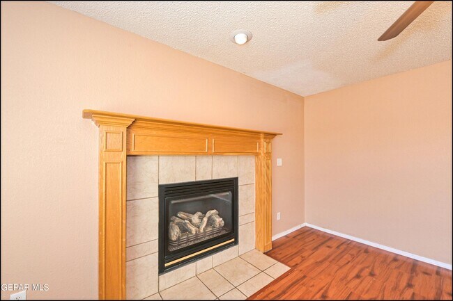 Building Photo - 452 Emerald Pass Ave
