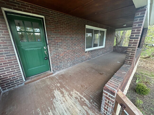 Building Photo - 8527 Westwood Rd