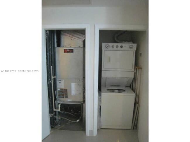 Building Photo - 60 SW 13th St