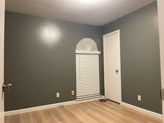 Building Photo - 7623 Deadwood Dr