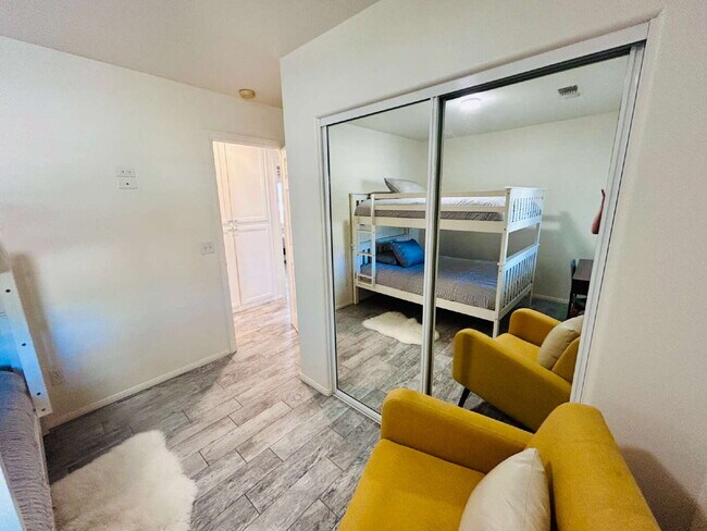 Building Photo - Charming 3 Bedroom House with Pool in Friendly Hills, Joshua Tree