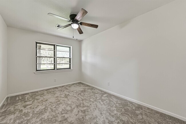 Building Photo - 229 Burkett St