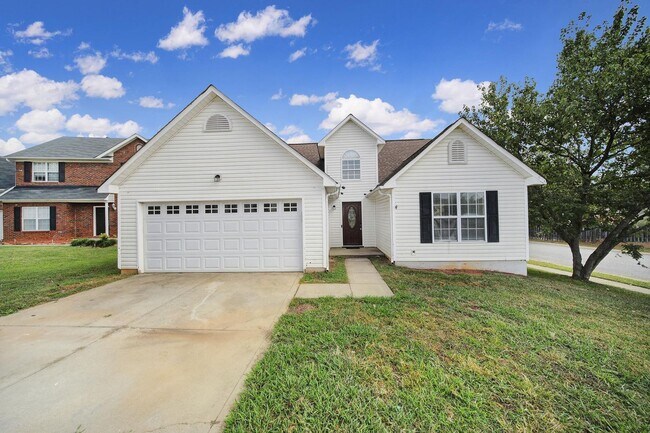 Building Photo - Lovely 3 Bed 2 Bath Home in Indian Trail o...