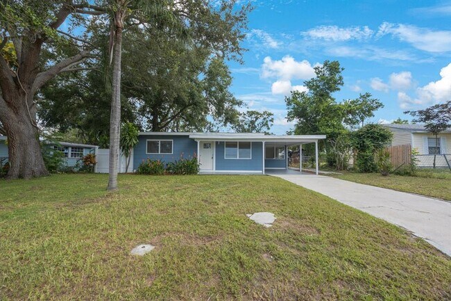 Primary Photo - 5481 47th Ave N