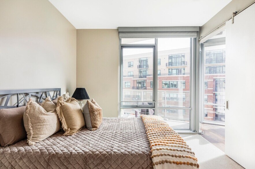 Building Photo - 4200 W 17th Ave