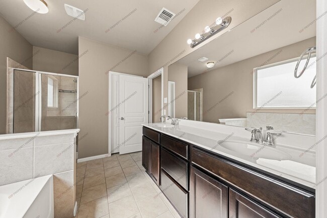 Building Photo - 513 Wedgwood Dr