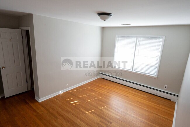 Building Photo - 517 N 3rd St