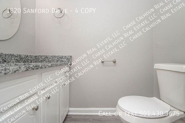 Building Photo - 1820 Sanford Dr