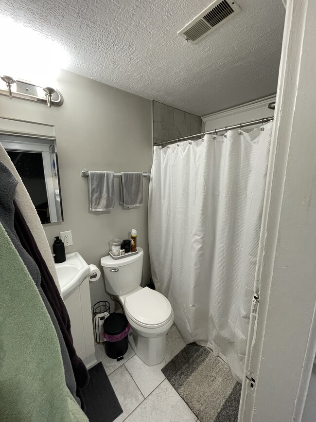 Building Photo - 1157 Michigan Ave