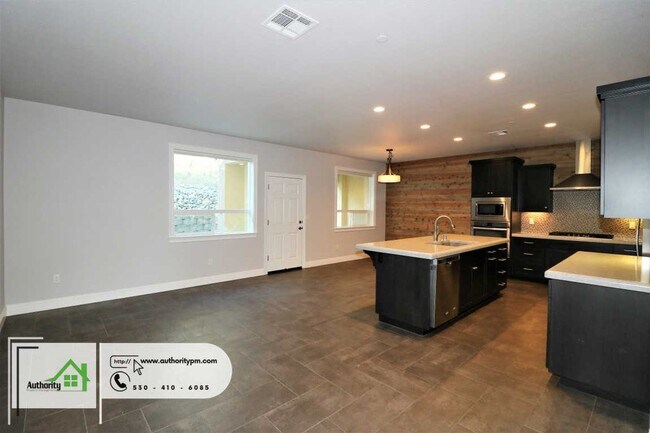 Building Photo - 1353 Browning Street