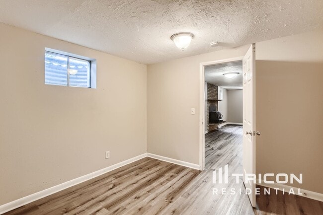 Building Photo - 915 S Tyler Ave