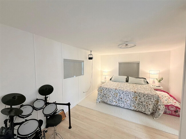 Building Photo - 5221 SW 25th Ave