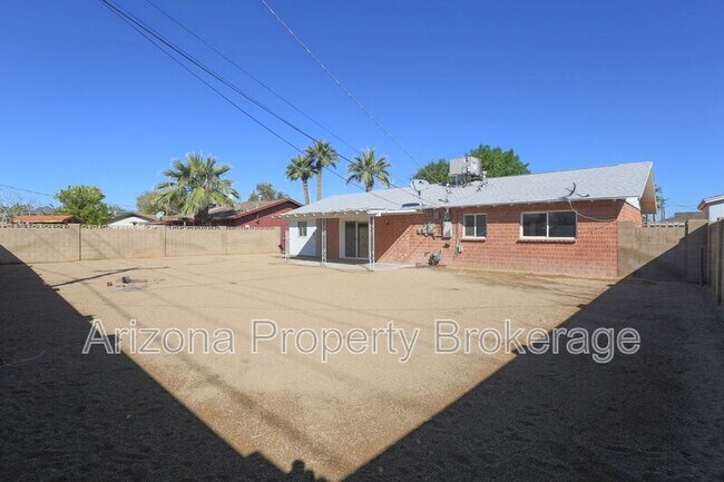 Building Photo - 8513 E Mariposa Dr