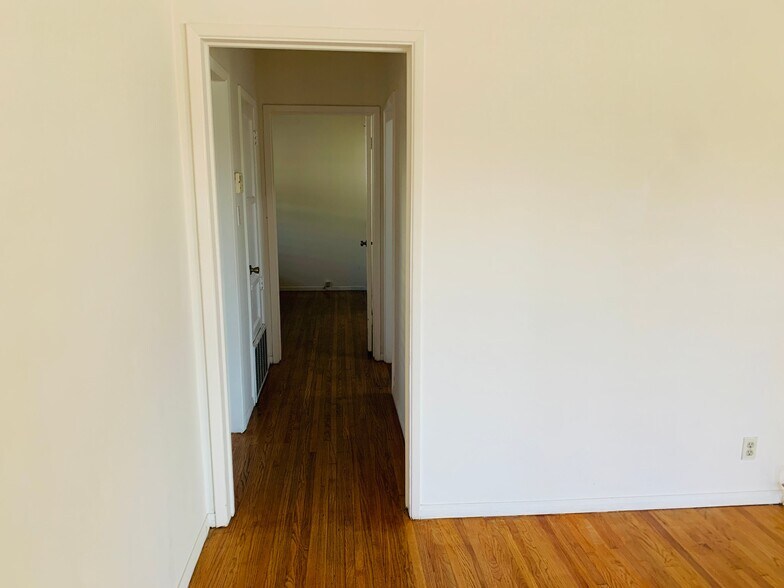 Building Photo - 10623 Olive St