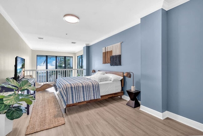 Building Photo - 6345 Collins Ave