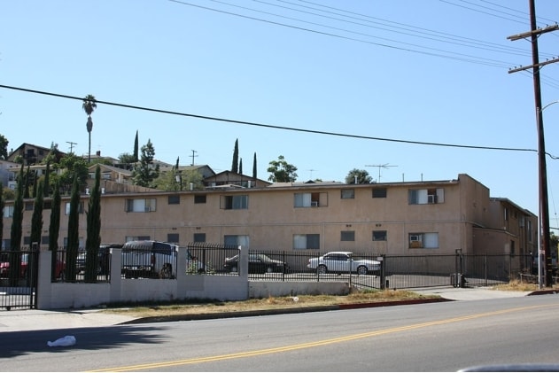 Building Photo - College Palms Apartments