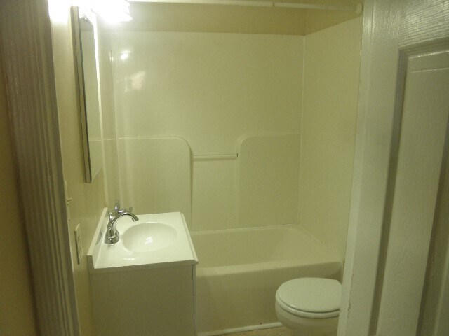 Building Photo - 311 Candry Terrace - Quaint 3 bed, 1 Â½ ba...