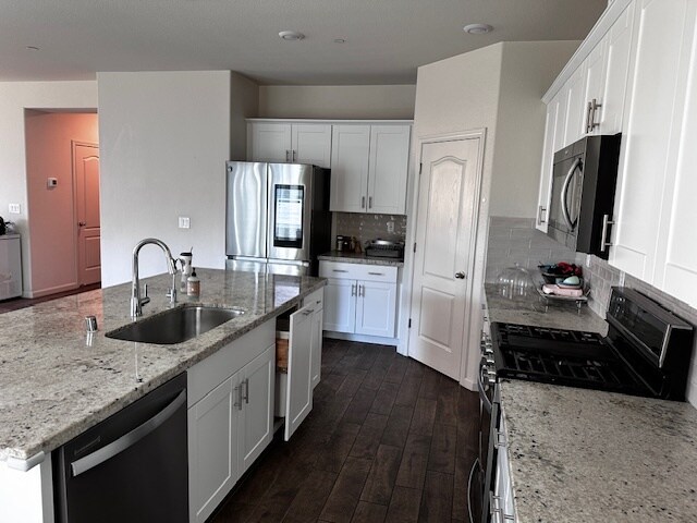 Building Photo - 2061 Rosewood Dr