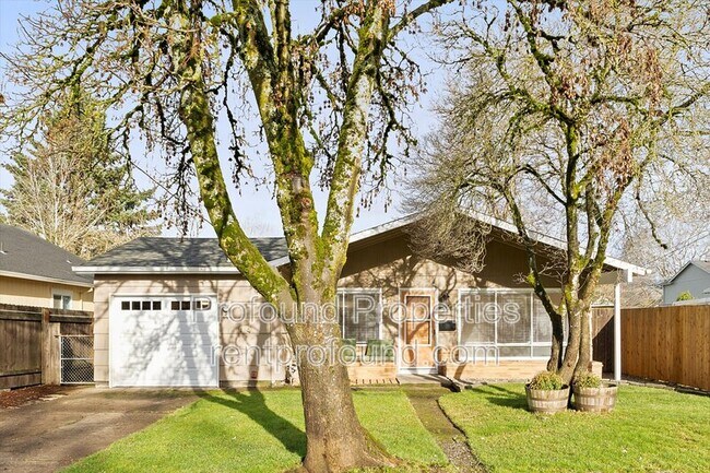 Building Photo - 3539 N Arlington Pl