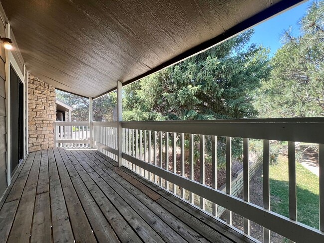 Building Photo - Fantastic 3-bedroom, 2-bathroom condo in desirable community