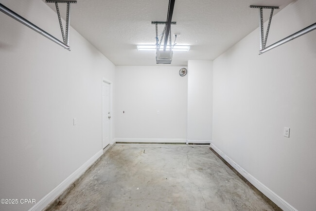 Building Photo - 7472 Shadow Lake Dr