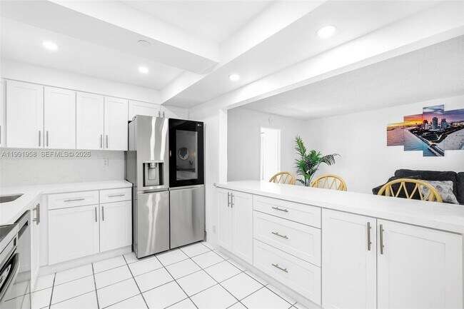 Building Photo - 2401 Collins Ave