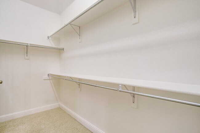 Building Photo - Amazing Well Maintained 3 Bedroom, 2 Bath Home in Euless Gated Community- 76039- Grapevine-Colley...