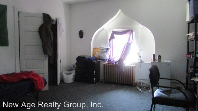 Building Photo - 3631 Spring Garden St