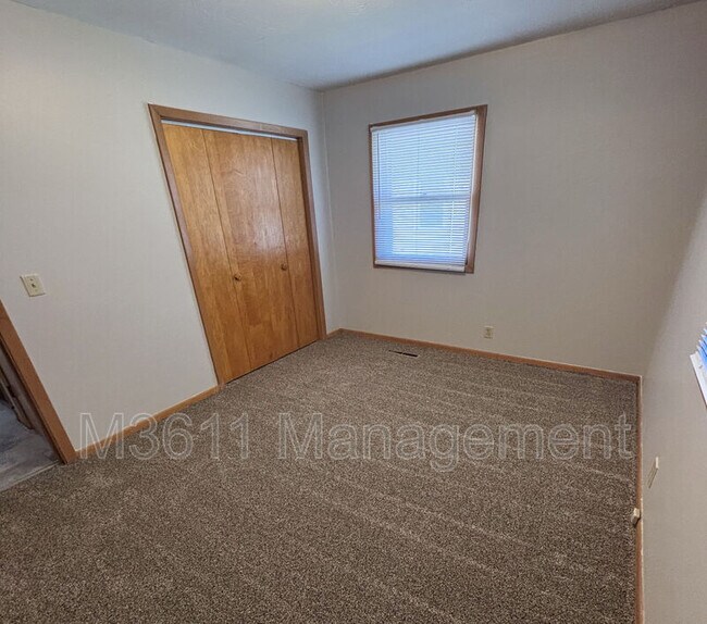 Building Photo - 5313 Leighton Ave