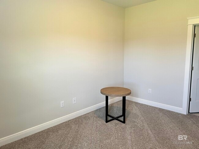 Building Photo - 686 Kitfox Ave