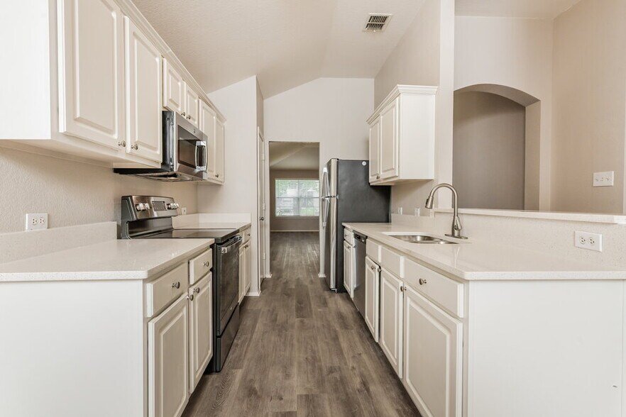 Building Photo - 5412 Beaver Ridge Dr
