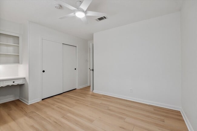 Building Photo - 20 Woody Creek Dr