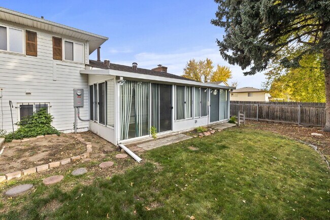 Building Photo - 2022 Northglen Dr