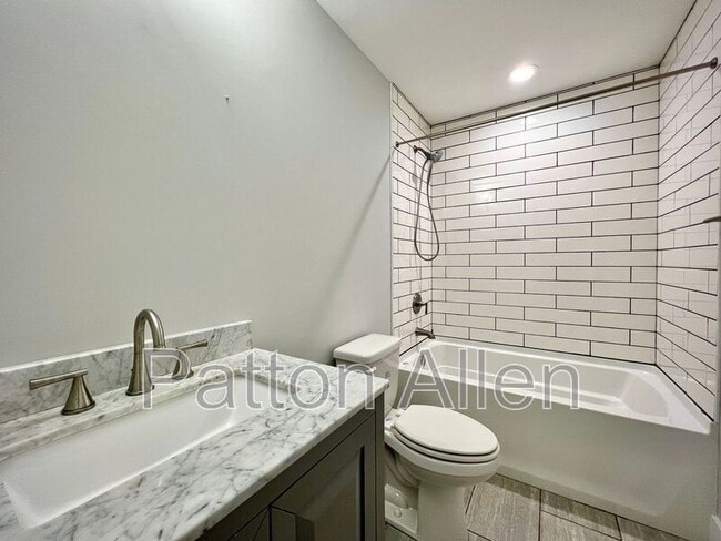 Building Photo - 308 London Rd