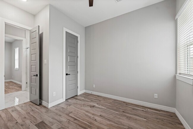 Building Photo - 17807 Glenwolf Dr