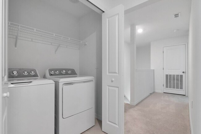 Building Photo - Brand-New 3BR/2.5BA Townhome in Lakewood Ranch — Internet, Trash, & Lawn Care Included
