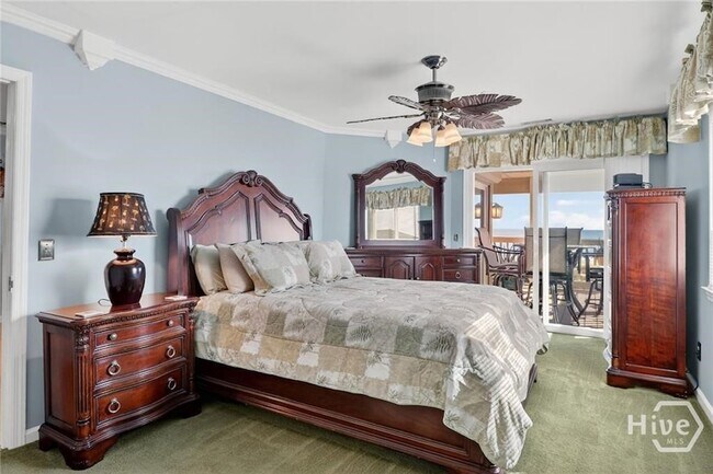 Building Photo - 1 Center St