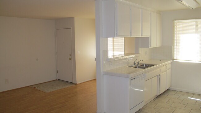 Building Photo - 7020 Coldwater Canyon Ave