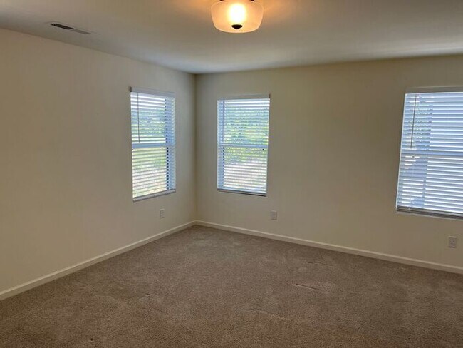 Building Photo - Newer Construction in Albemarle, NC